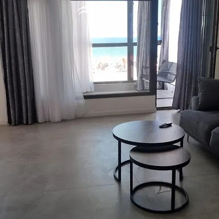 Guest house Aqua By The Sea 3*
