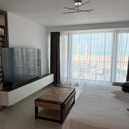 Aqua By The Sea Guest house