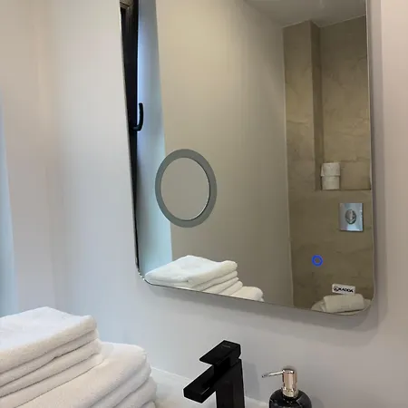 Aqua By The Sea Guest house